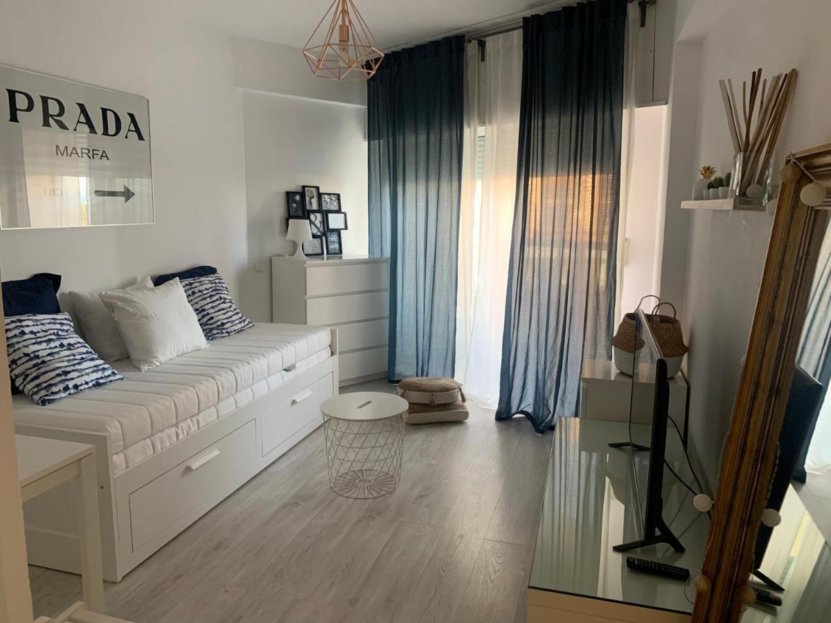 Acogedor Estudio En Primera Linea De Playa بينالماذينا المظهر الخارجي الصورة