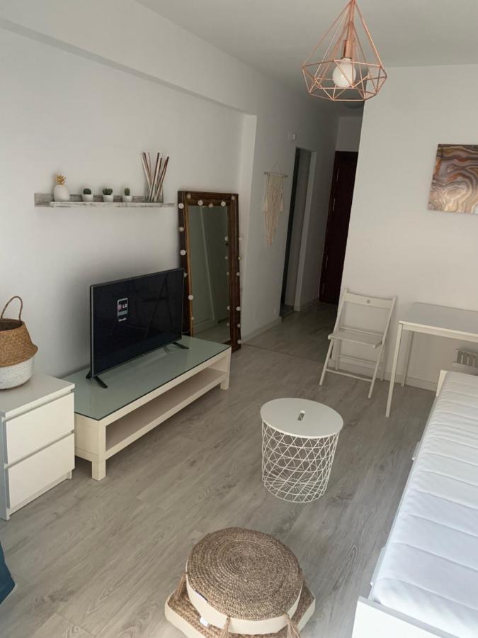 Acogedor Estudio En Primera Linea De Playa بينالماذينا المظهر الخارجي الصورة