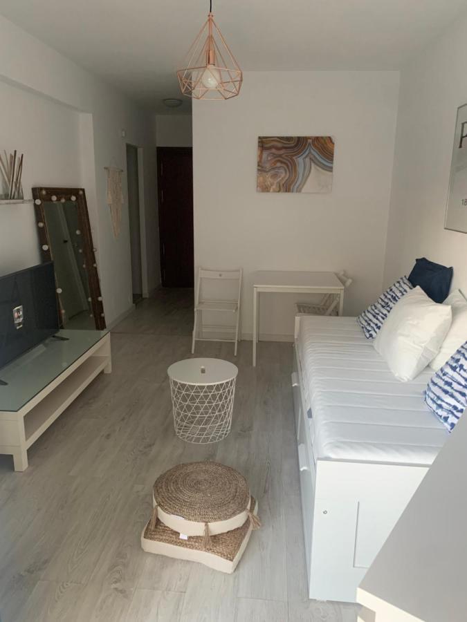 Acogedor Estudio En Primera Linea De Playa بينالماذينا المظهر الخارجي الصورة