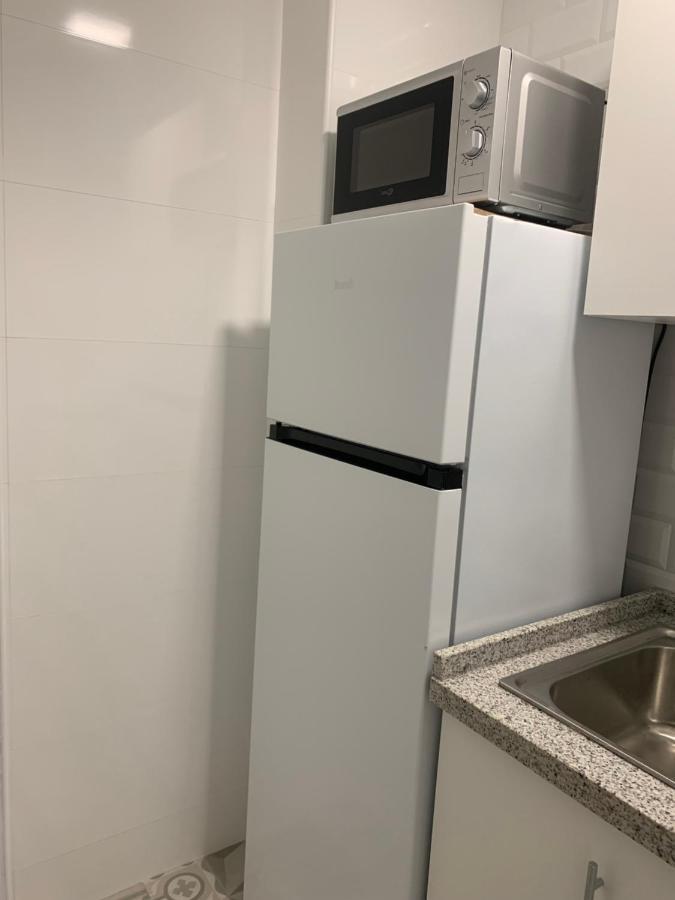 Acogedor Estudio En Primera Linea De Playa بينالماذينا المظهر الخارجي الصورة