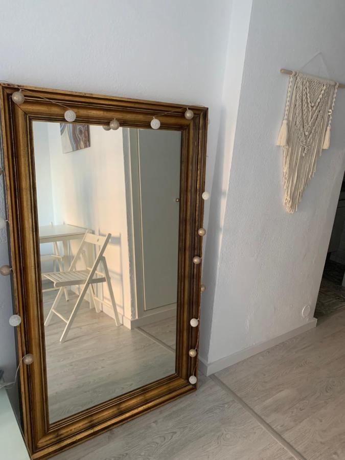 Acogedor Estudio En Primera Linea De Playa بينالماذينا المظهر الخارجي الصورة